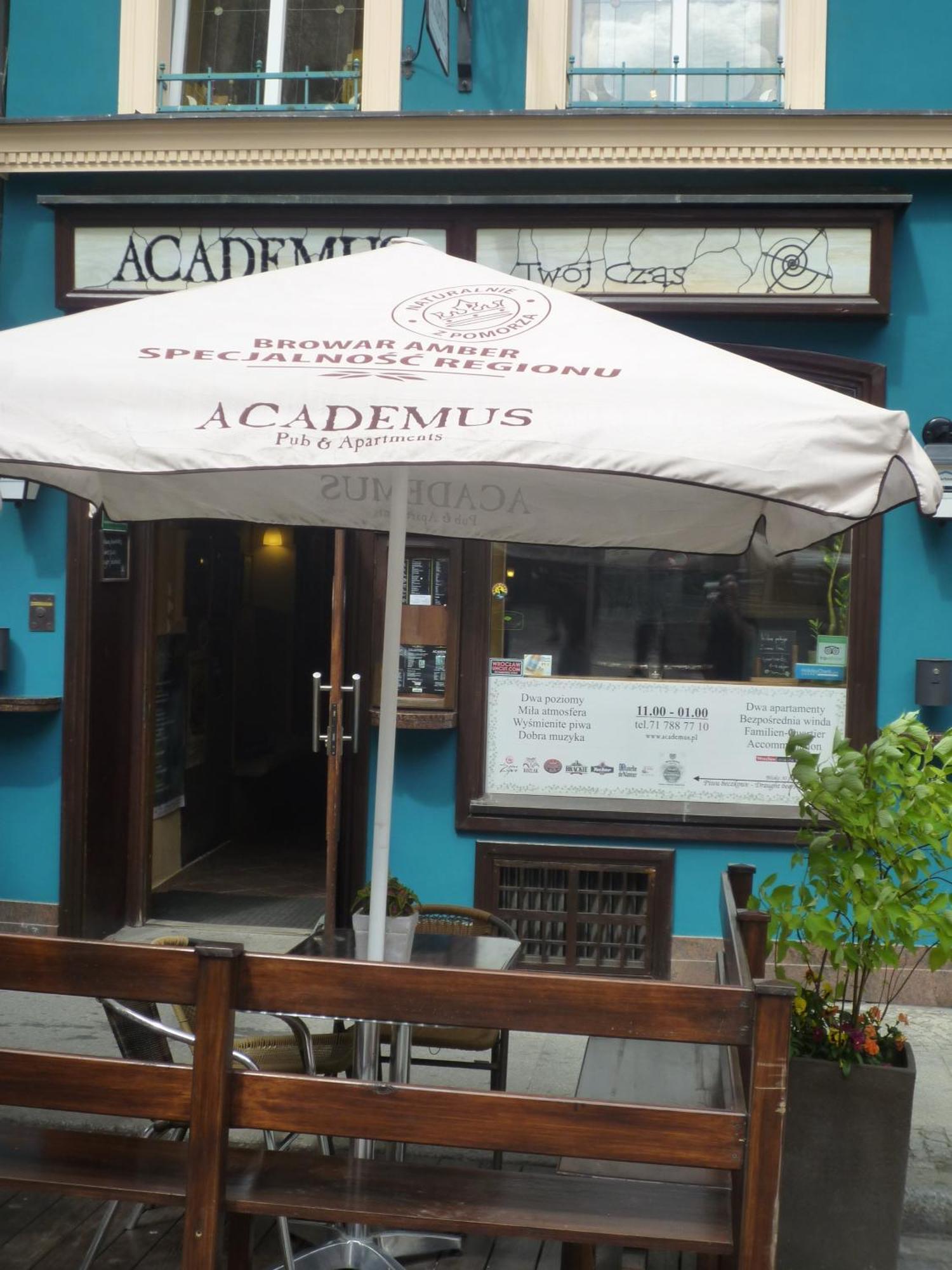 Academus Pub & Guest House Vratislav Exteriér fotografie