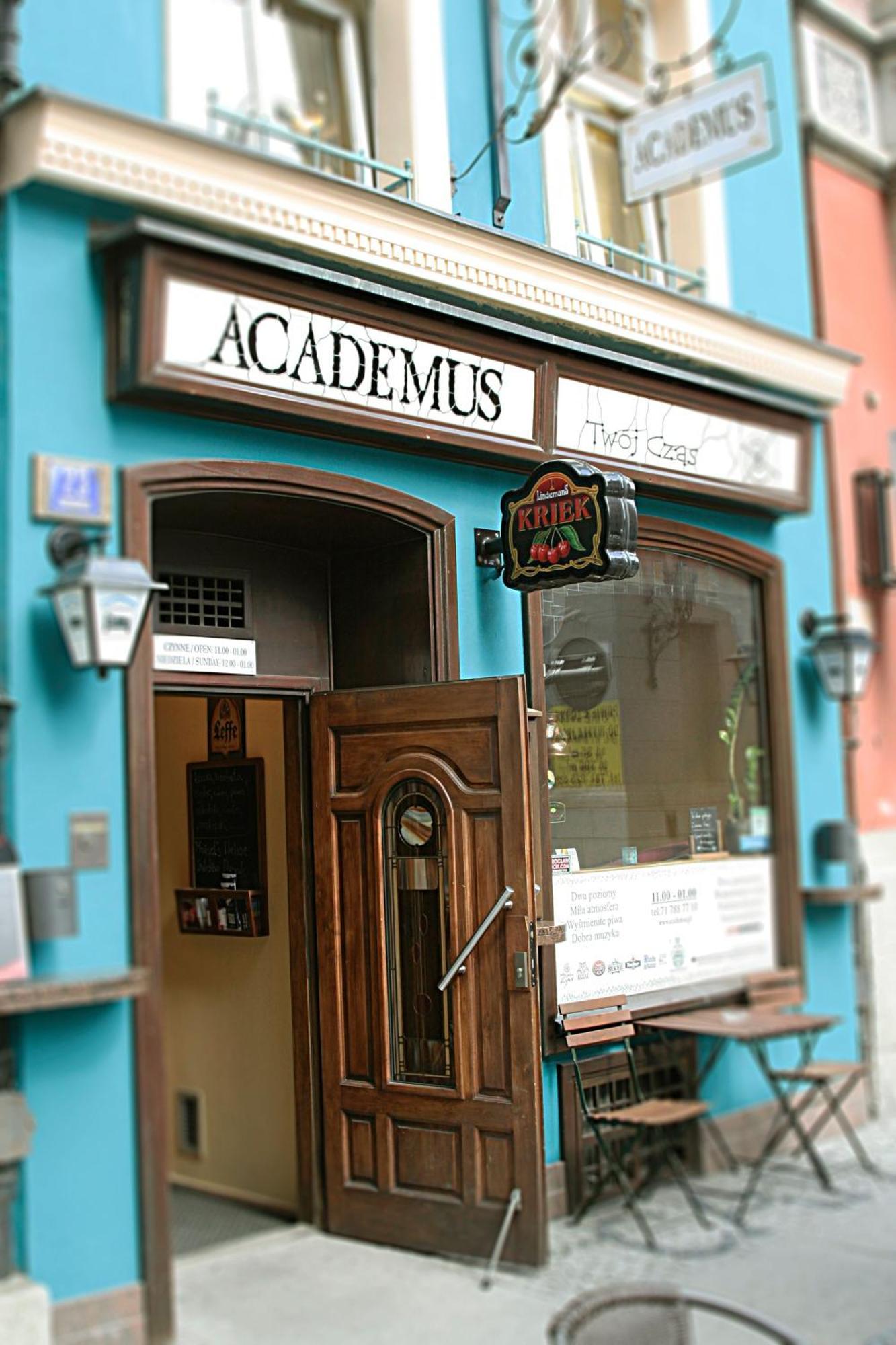 Academus Pub & Guest House Vratislav Exteriér fotografie