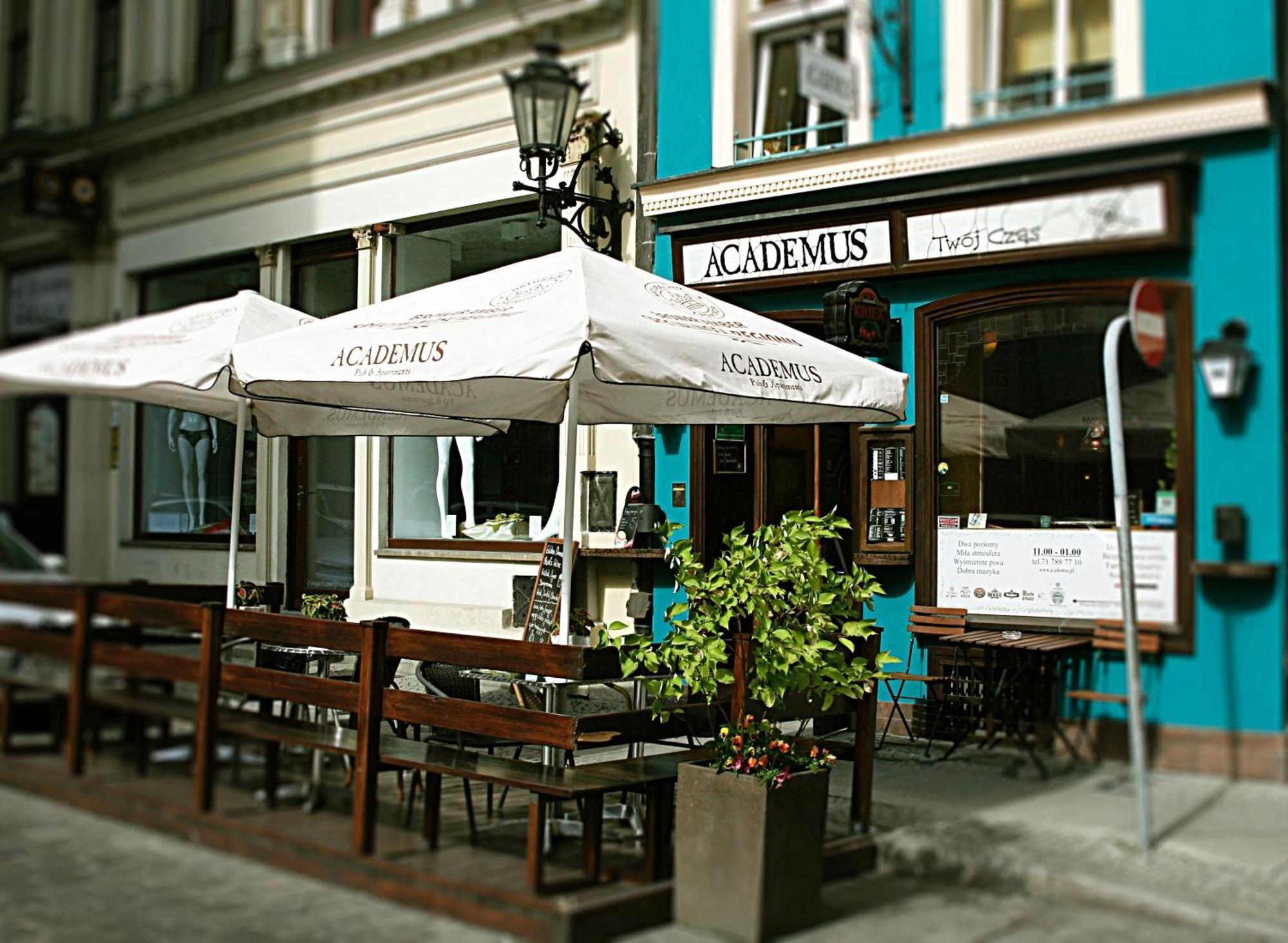Academus Pub & Guest House Vratislav Exteriér fotografie