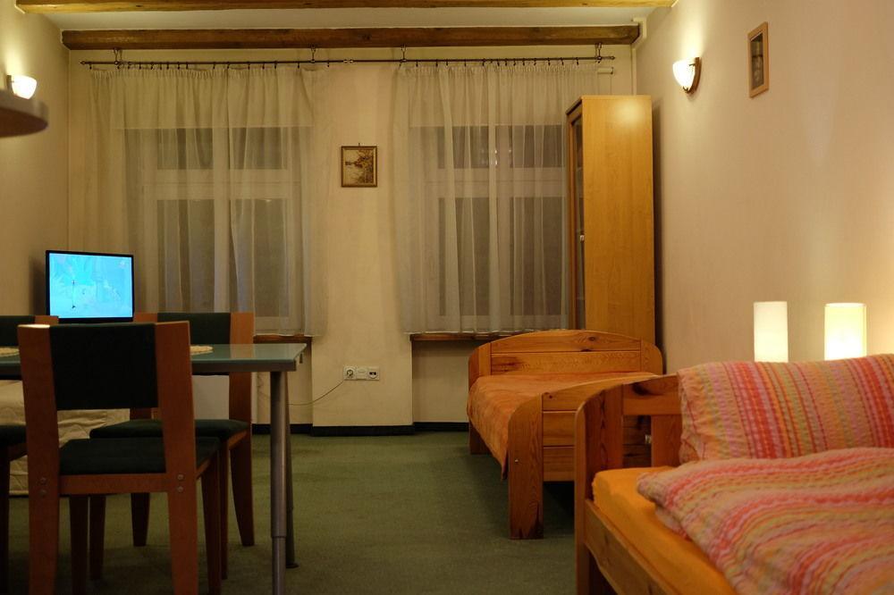 Academus Pub & Guest House Vratislav Exteriér fotografie