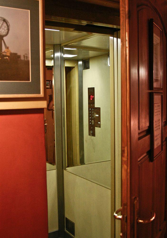 Academus Pub & Guest House Vratislav Exteriér fotografie